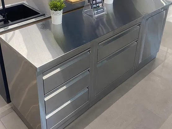 Стальные кухни из нержавейки